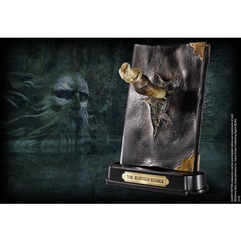 Harry Potter: Basilisk Fang and Tom Riddle Diary Decoratie