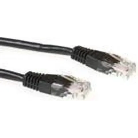 ACT Zwarte 1,5 meter UTP CAT5E patchkabel met RJ45 connectoren